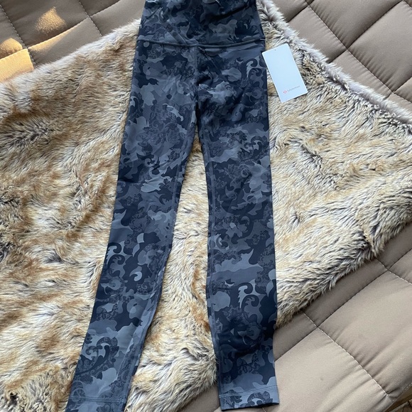 Wunder Train High Rise Tight 28” Size 4 - Picture 2 of 4